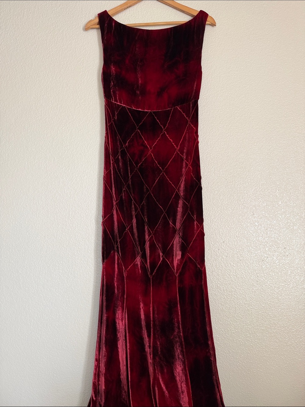 VTG St. John Evening Ruby Red Devoré Velvet Argyle Bias Cut Maxi Gown Dress Sz 6 - Picture 3 of 9
